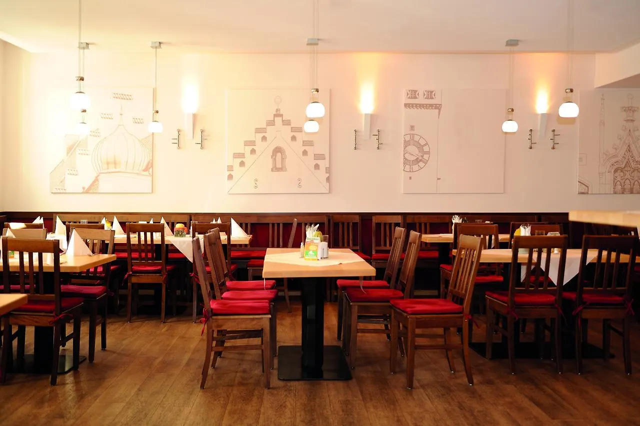 Hotel & Gasthaus Das Roehrl Straubing 3*,  Germany